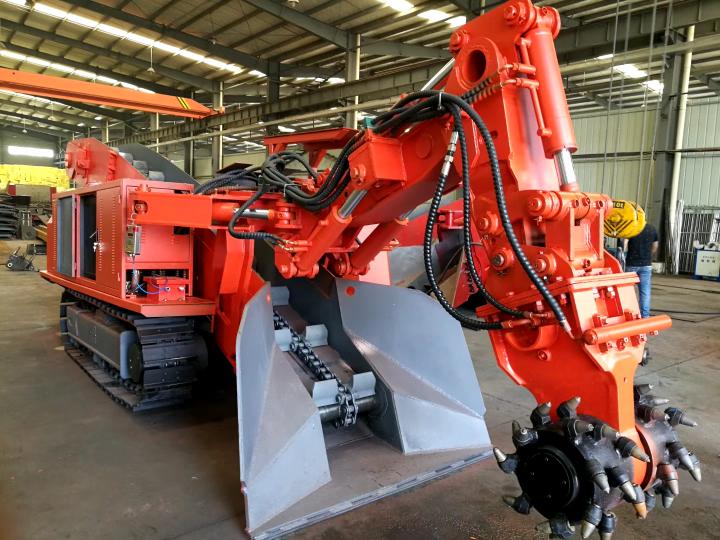 熱烈祝賀_卓力機(jī)械發(fā)往華東地區(qū)銑挖機(jī)和破挖一體機(jī)?。。? title=